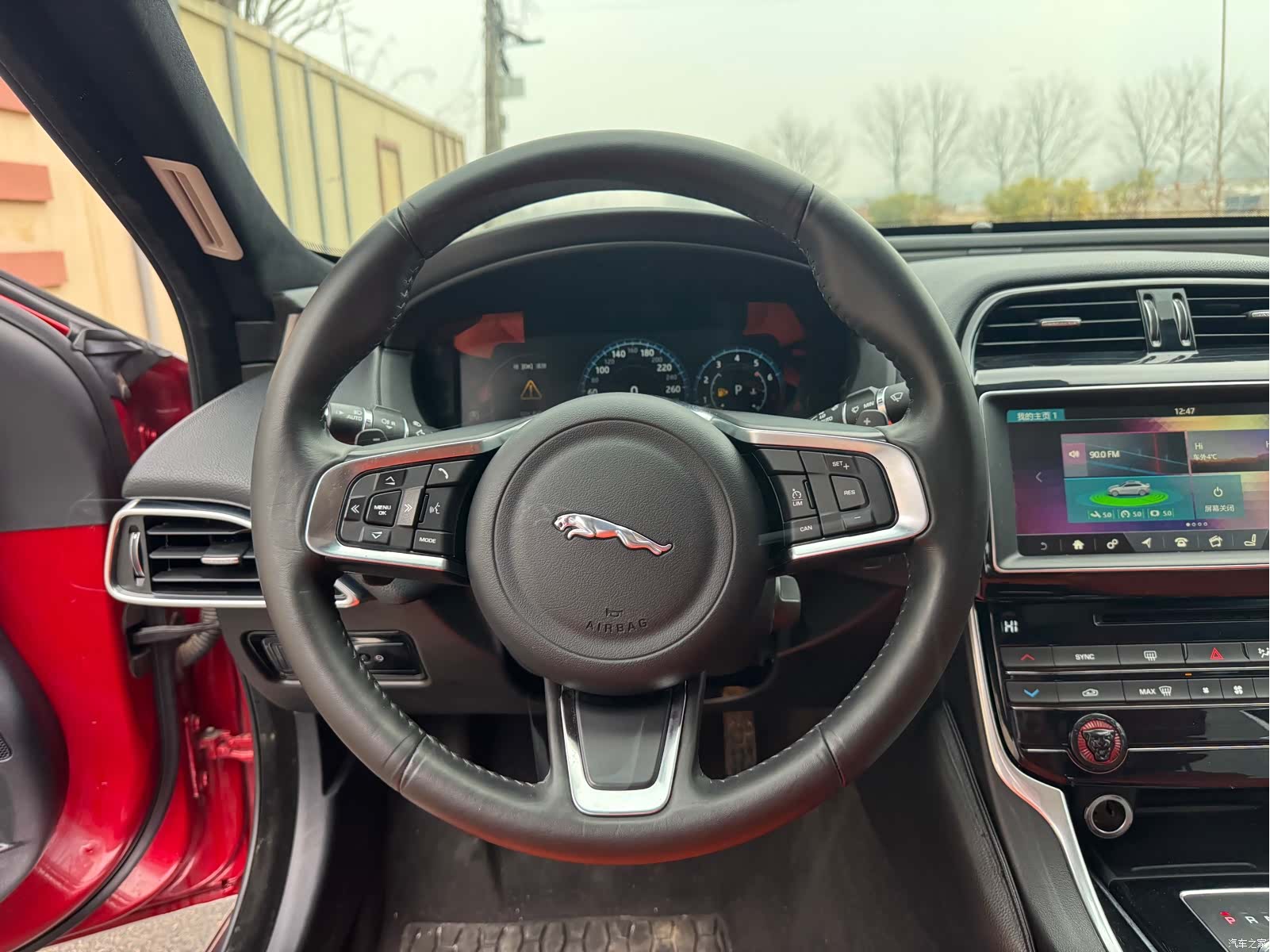 Land Rover XEL, 2018 10