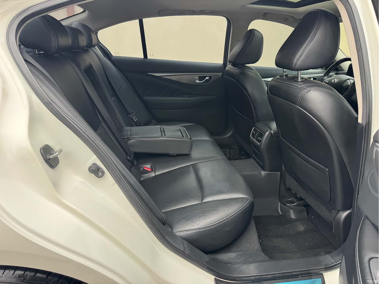 Infiniti Q50L, 2015 22