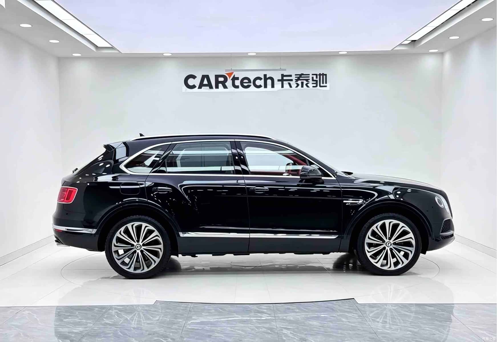 Bentley Bentayga, 2017 2