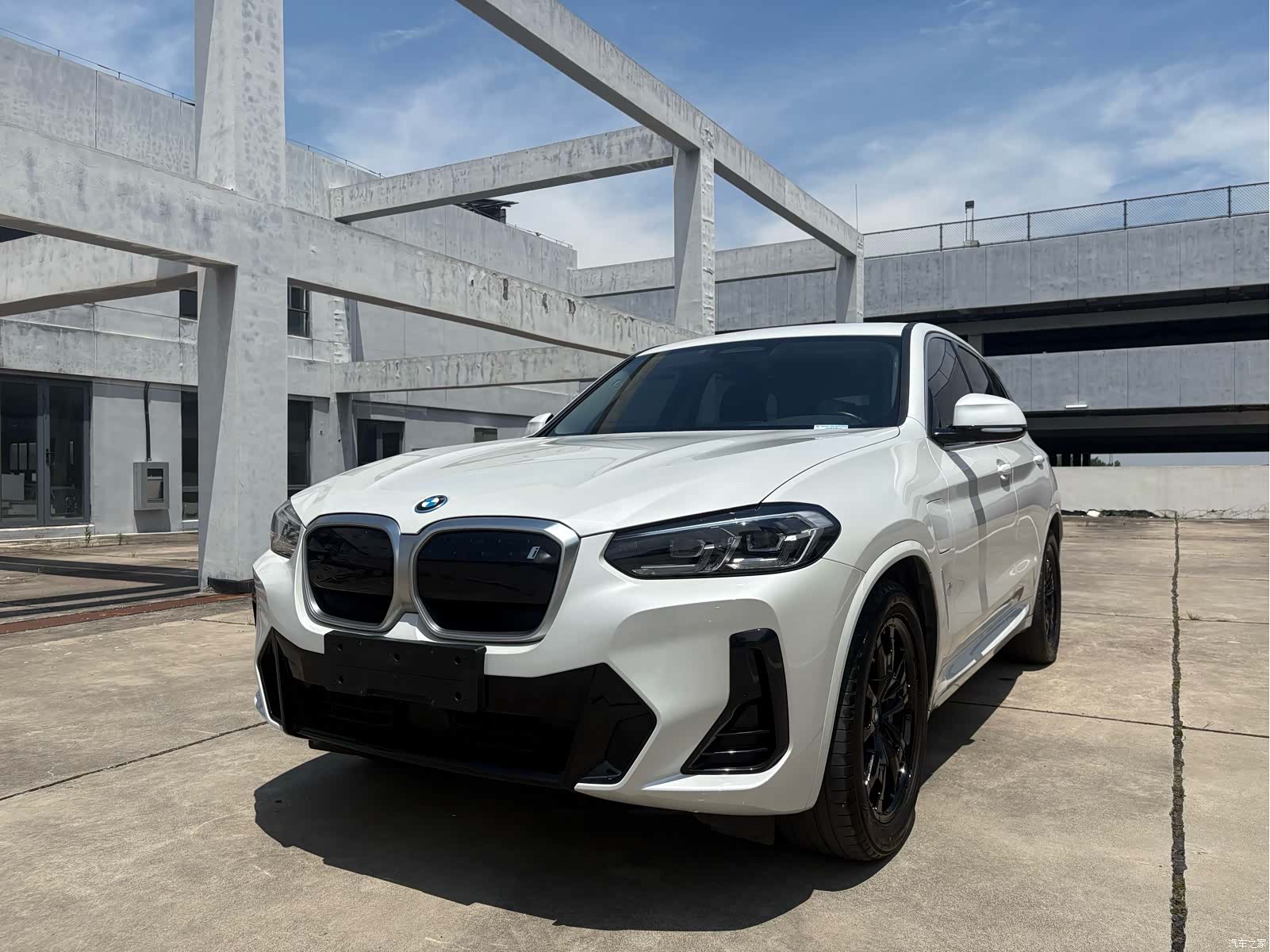 BMW iX3, 2023 1