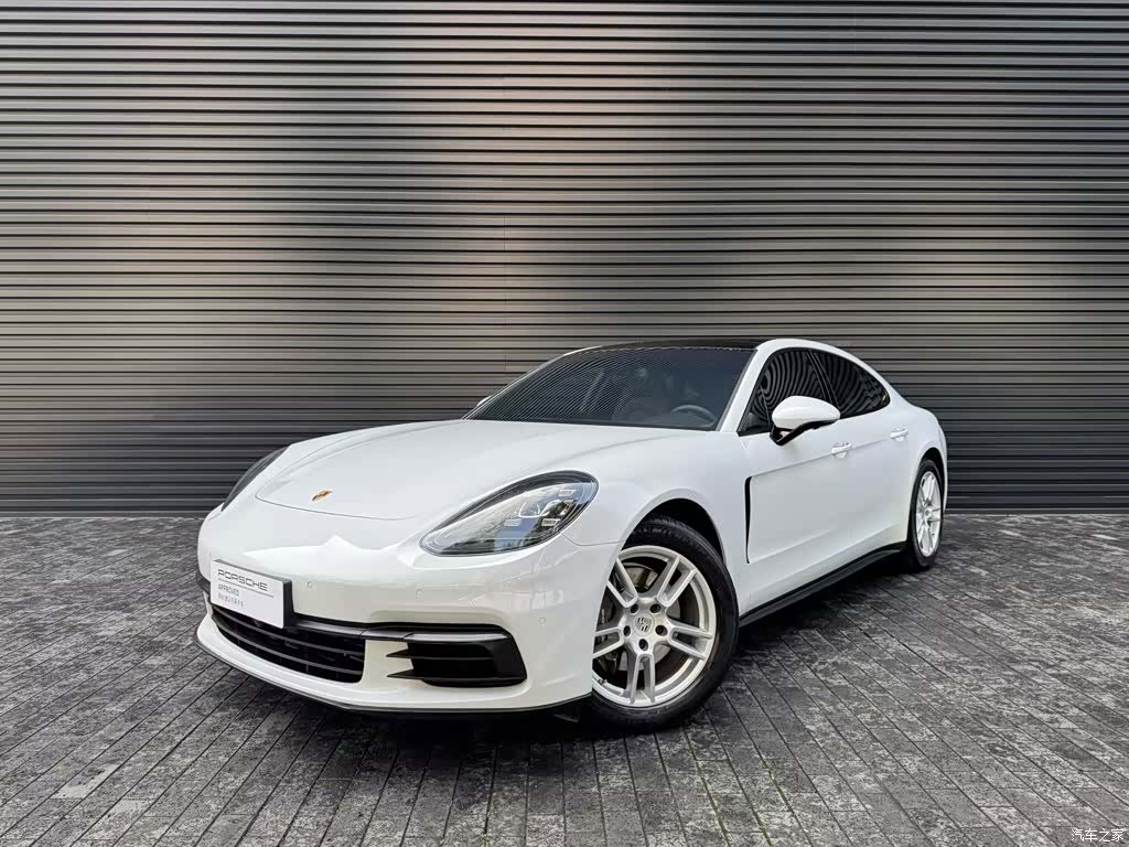 Porsche Panamera, 2018 1