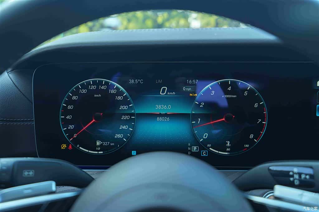 Mercedes-Benz E-Class, 2022 11