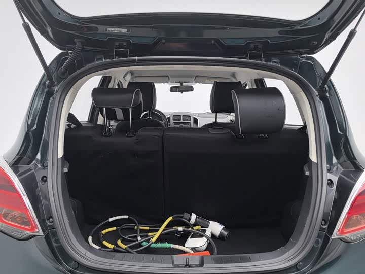 Changan E-Star 2021 guo min ban xin yue ban ( kuai chong ban ) lin suan tie li (31.18kWh)