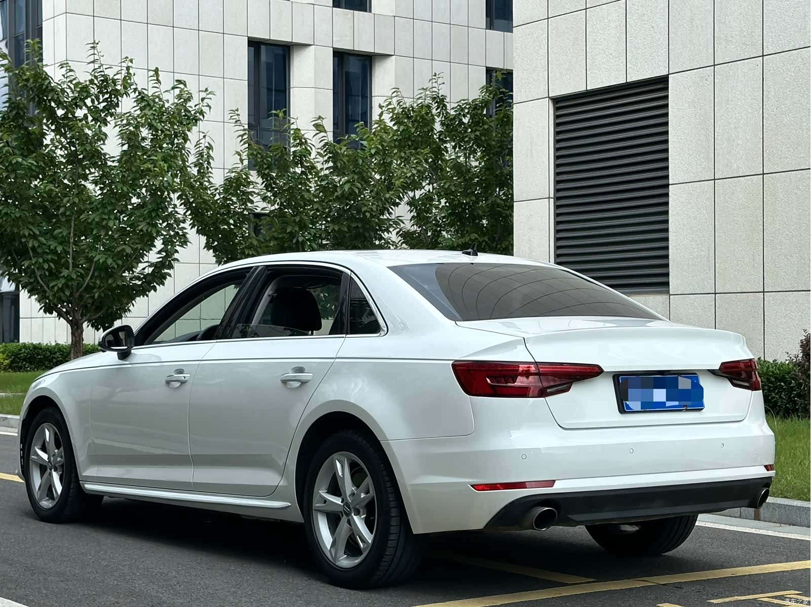 Audi A4L, 2017 28