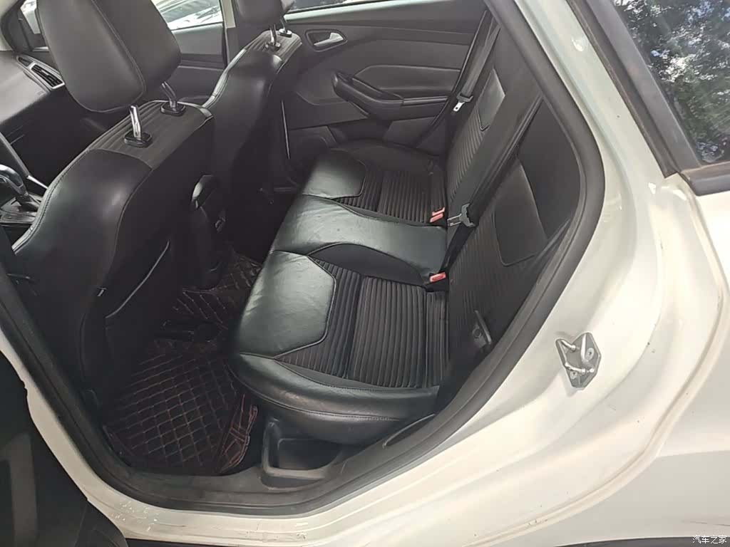 Ford Focus, 2015 17