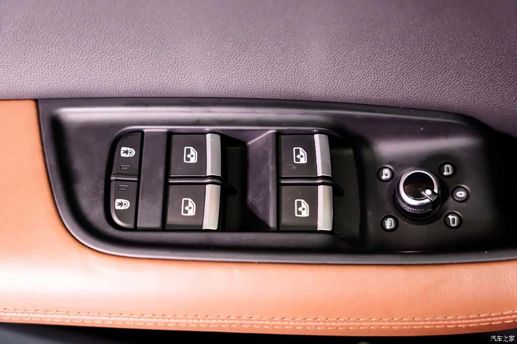 Audi Q7, 2024 14