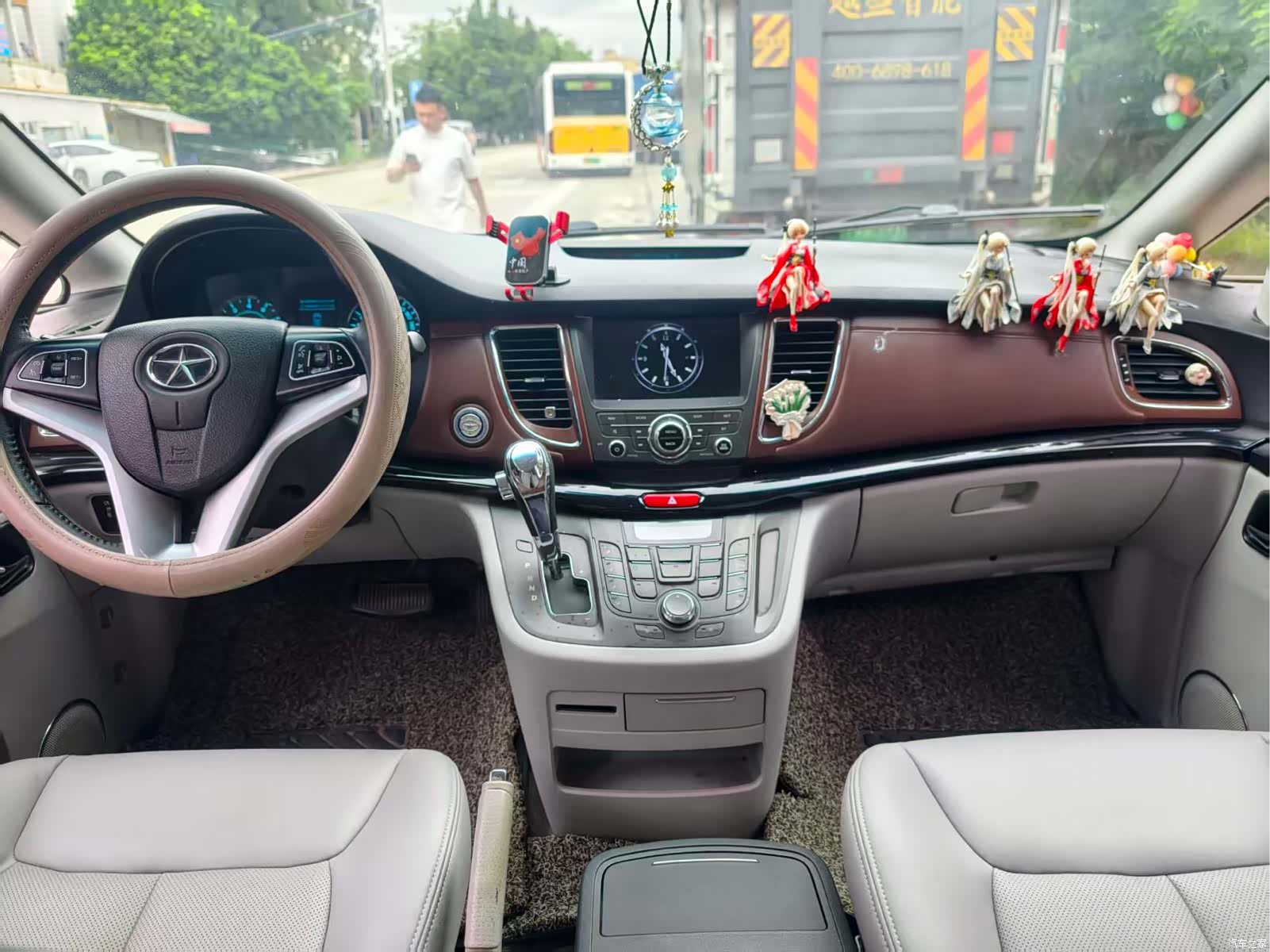 JAC M5, 2017 10