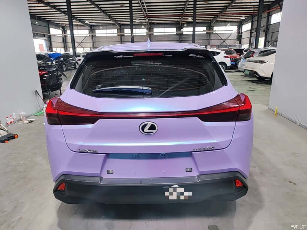 Lexus UX, 2020 4