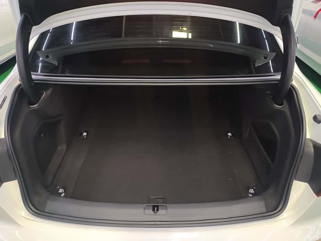 Audi A4L, 2024 19