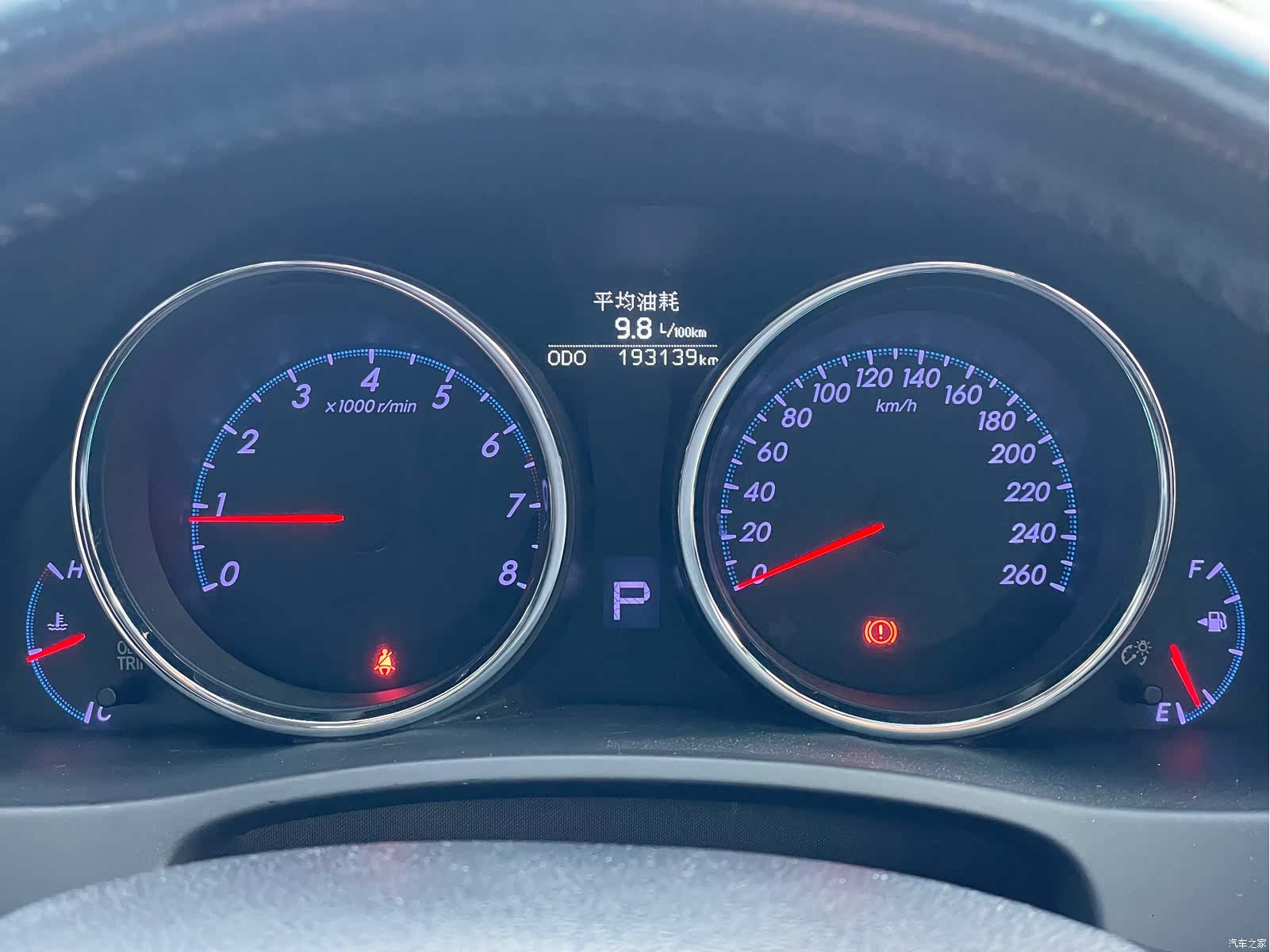 Toyota 2.5V, 2011 16