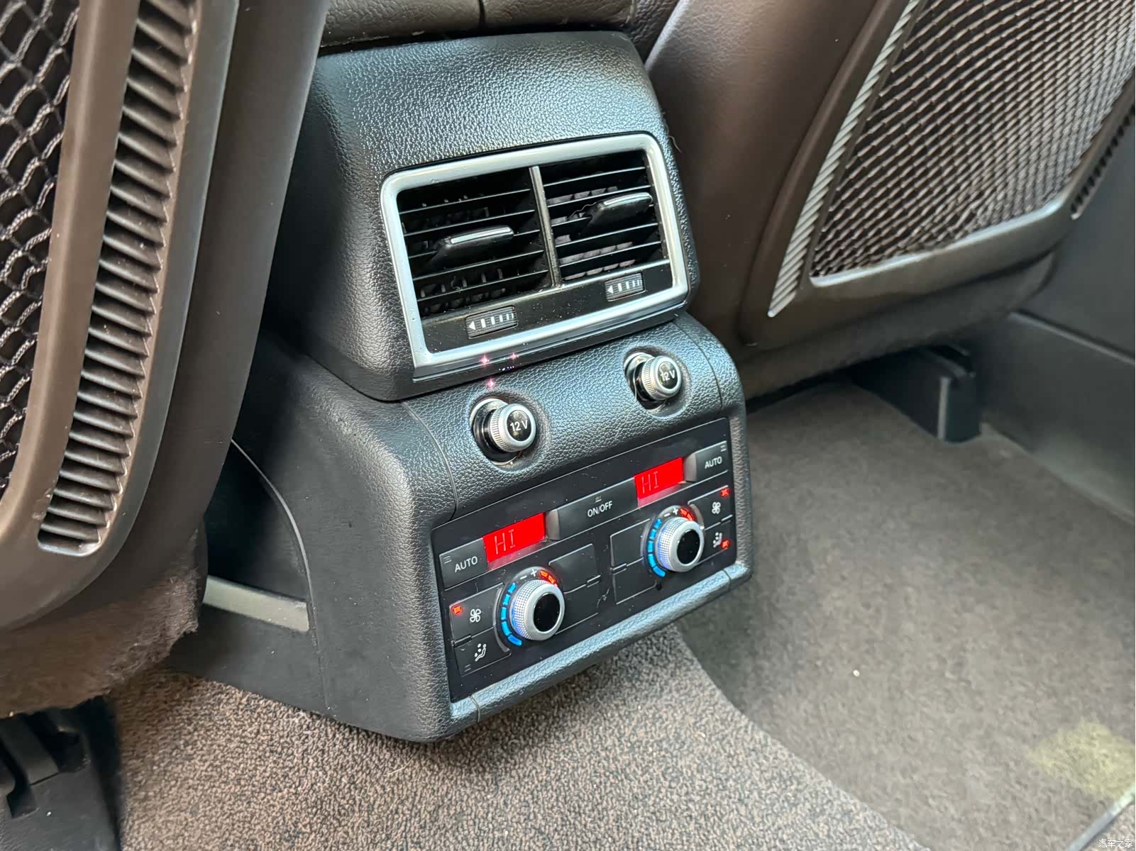 Audi Q7, 2015 11