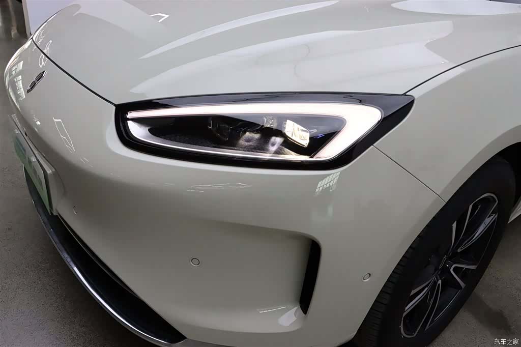 AITO M5, 2025 32