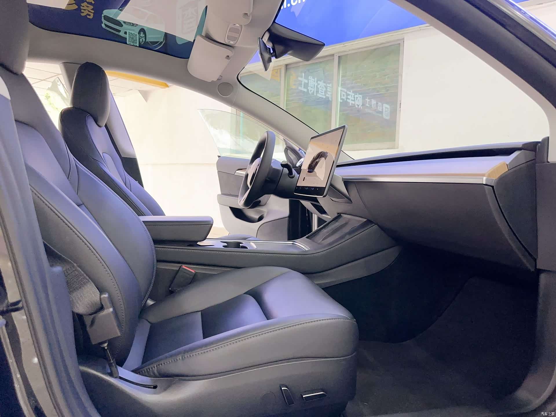 Tesla Model 3, 2022 11