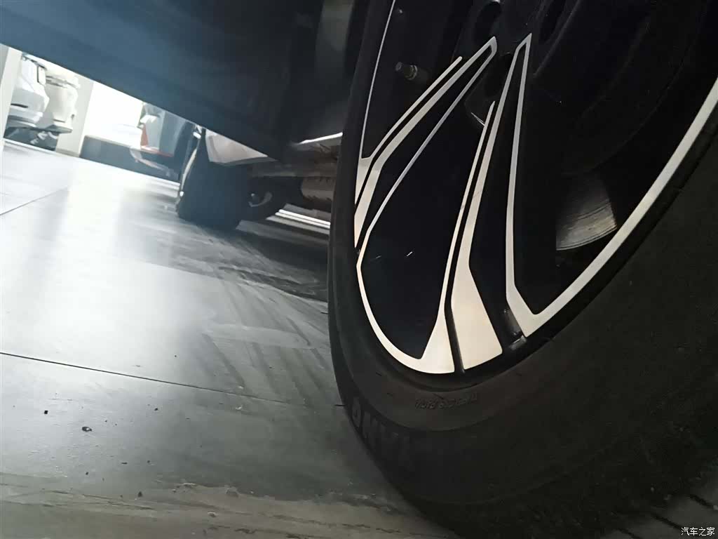 Geely Galaxy L7, 2024 22