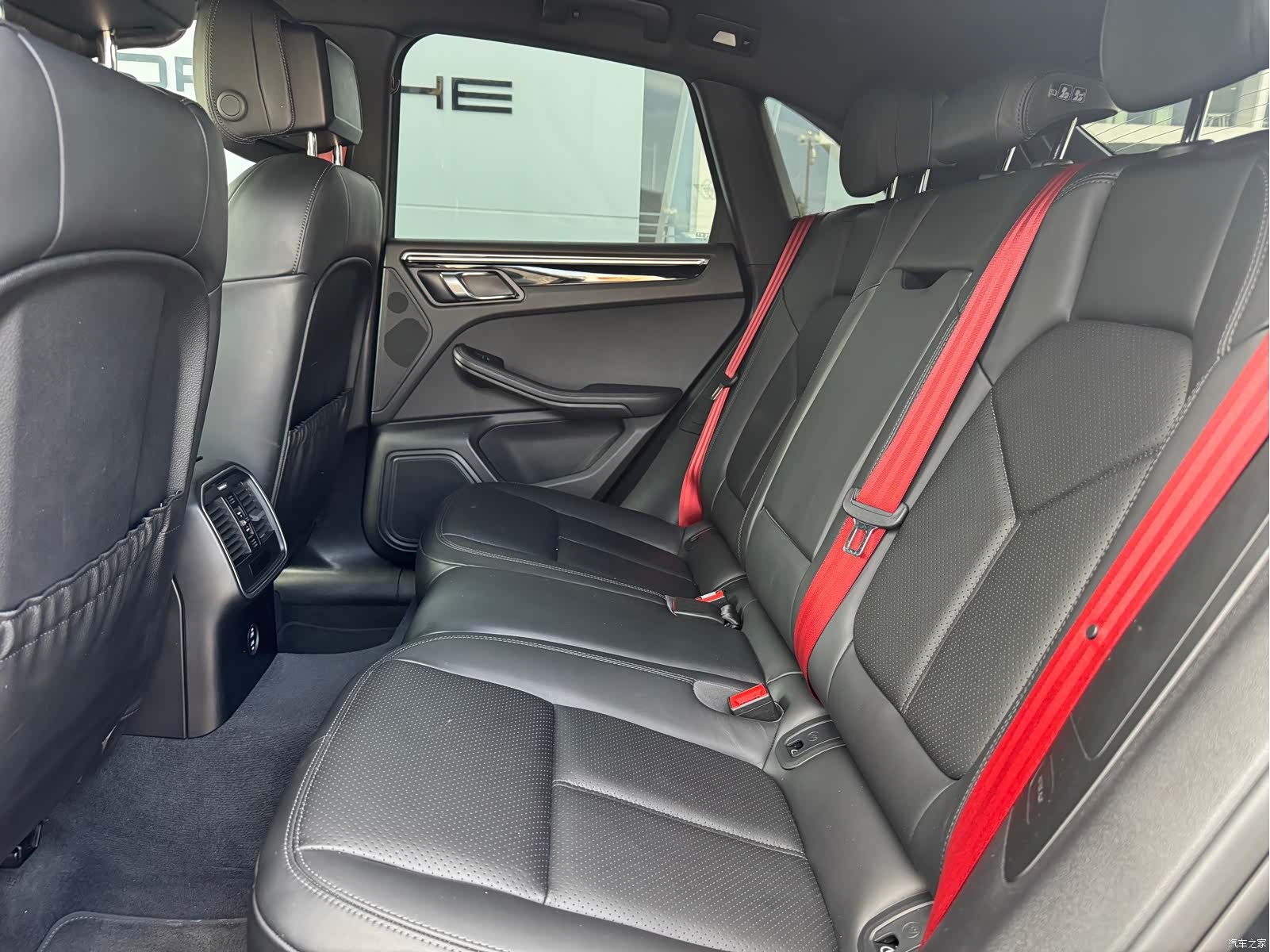 Porsche Macan, 2020 10