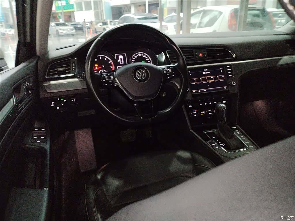 Volkswagen Lamando, 2018 11