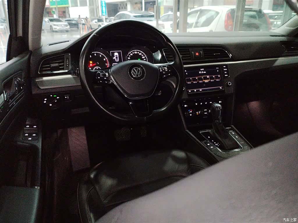 Volkswagen Lamando, 2018 10