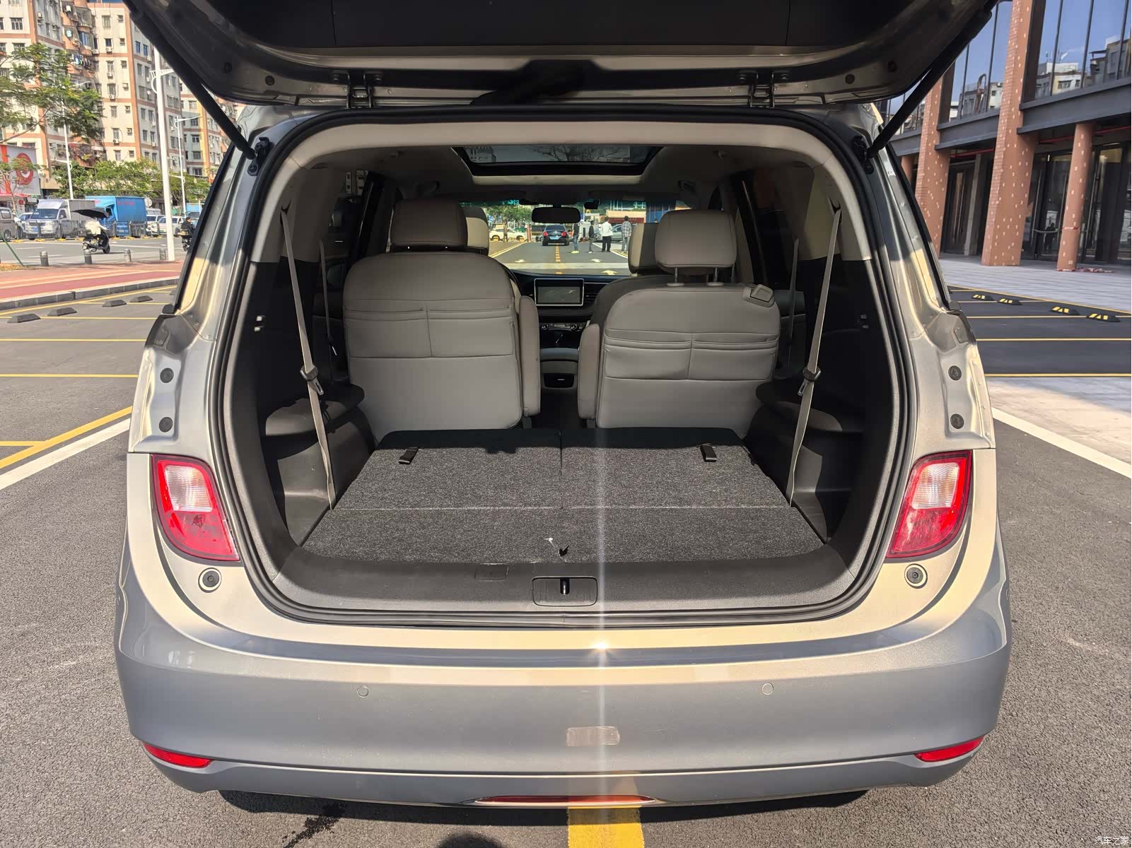 Buick GL6, 2018 17