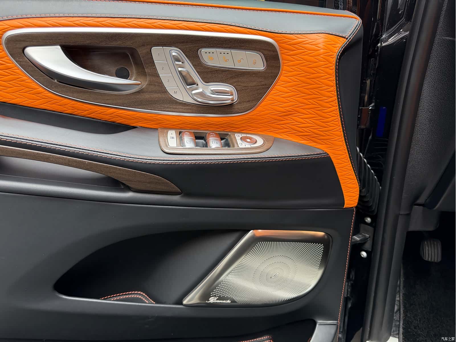 Mercedes-Benz 7, 2024 15