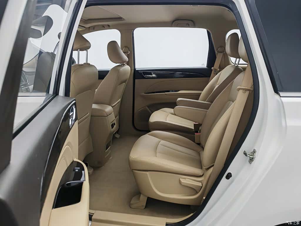 Wuling 730, 2016 15