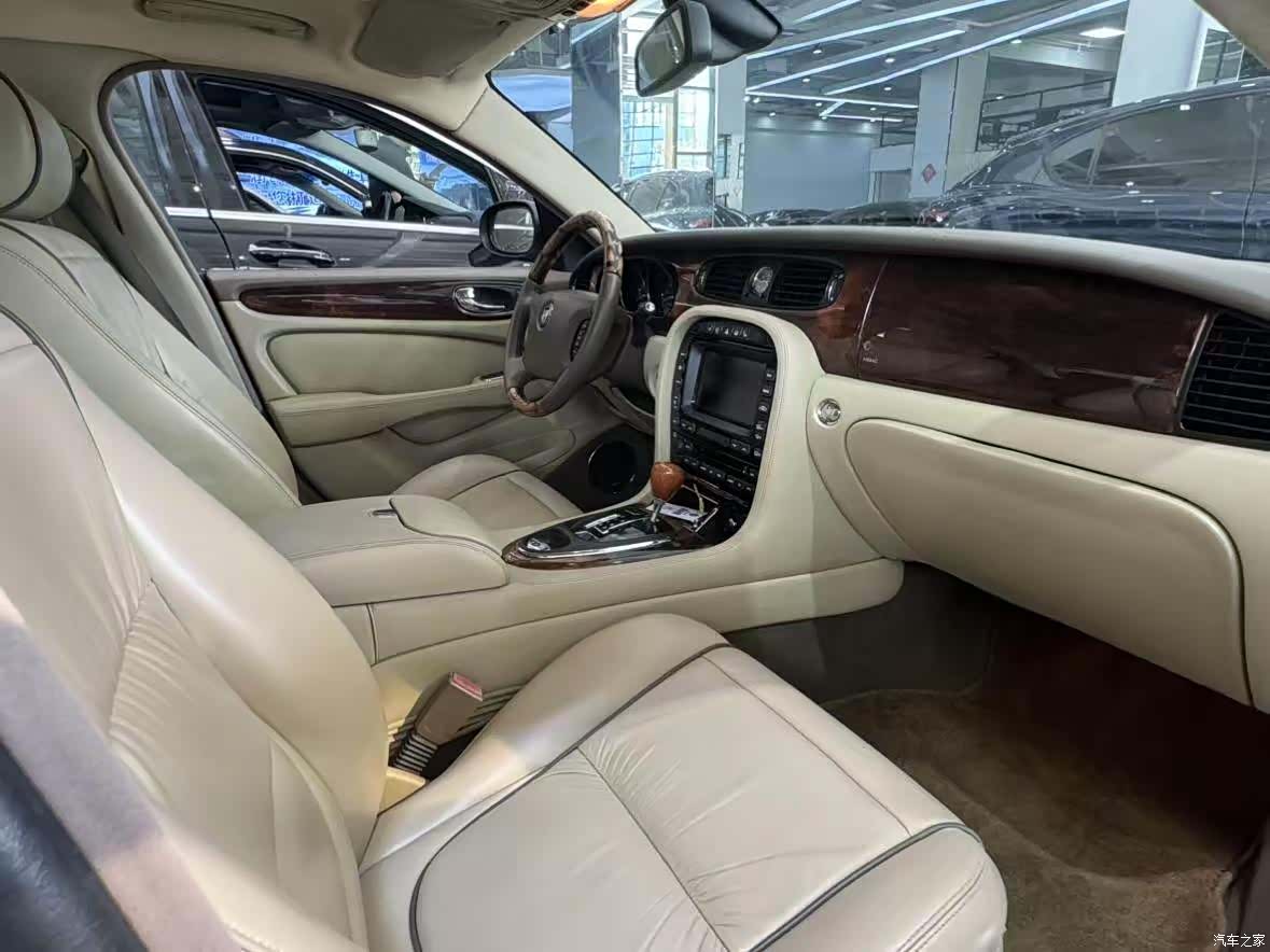 Jaguar XJ, 2007 12