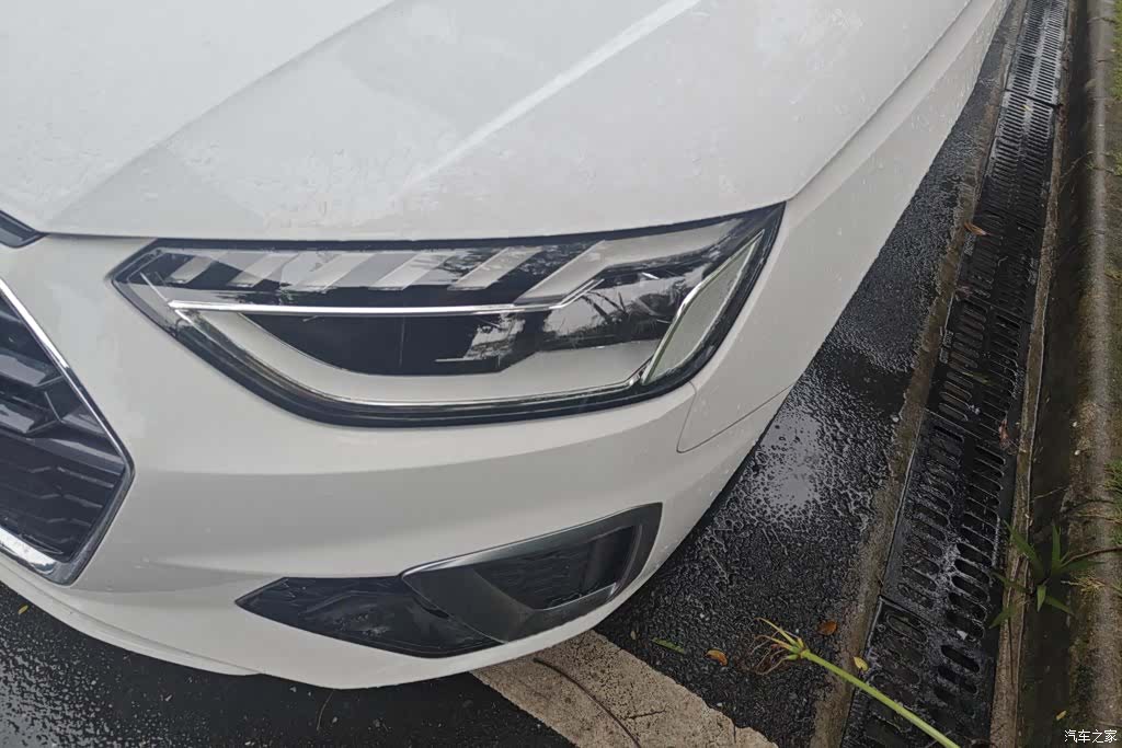 Audi A4L, 2020 все фото