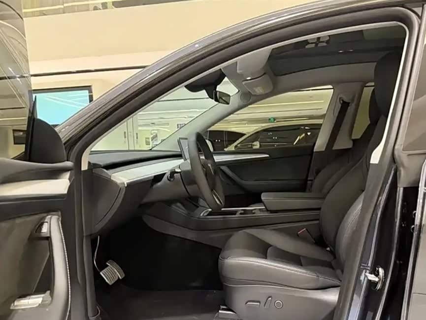 Tesla Model Y Tesla Model Y