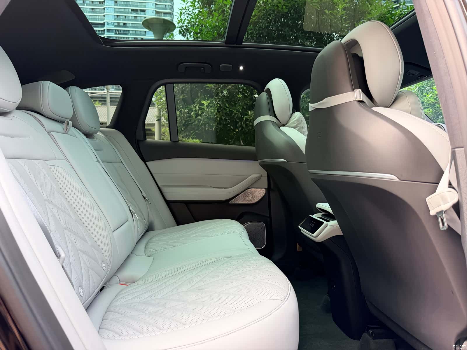 NIO ES6, 2025 13