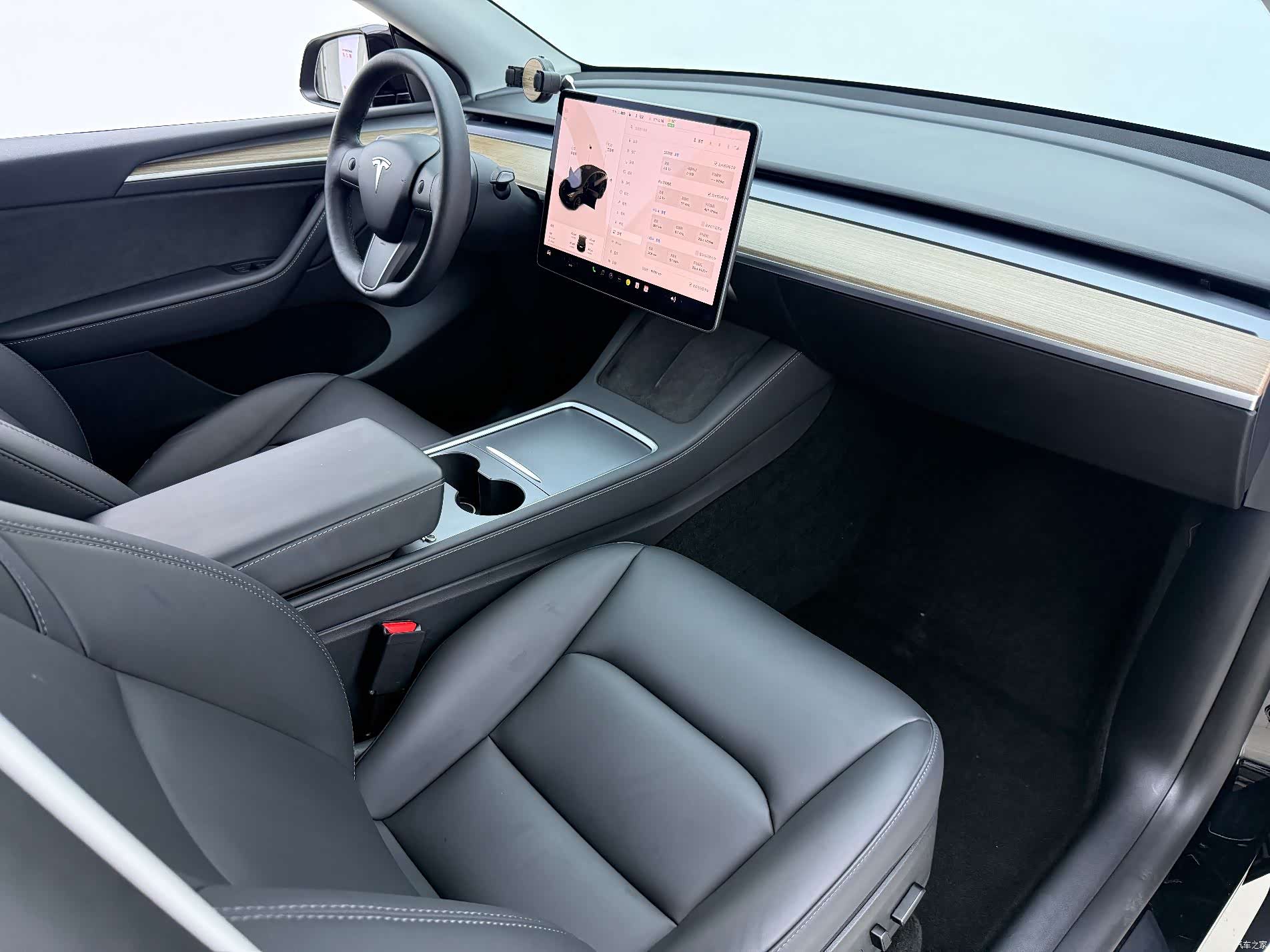 Tesla Model Y, 2021 16