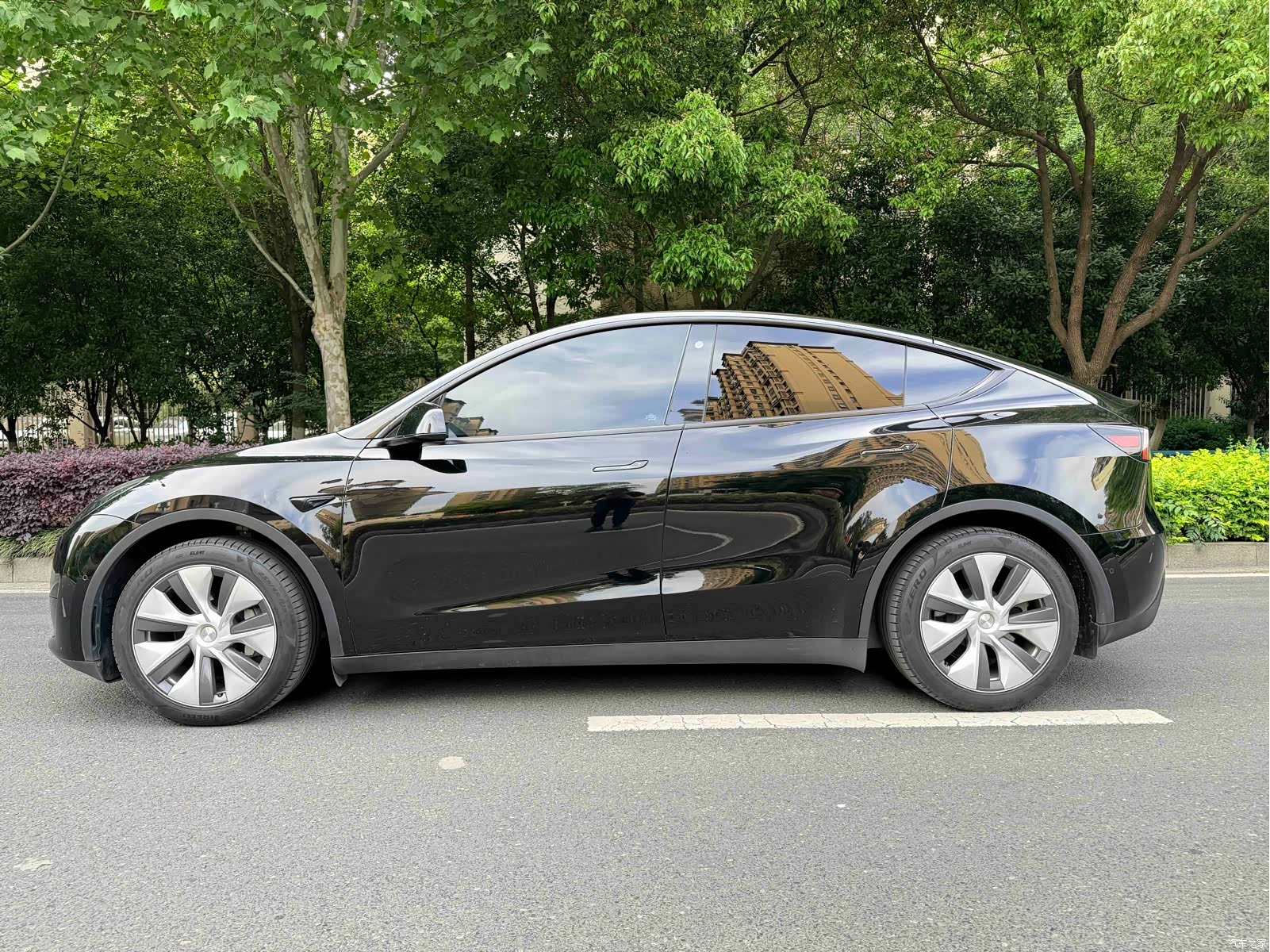 Tesla Model Y, 2023 все фото
