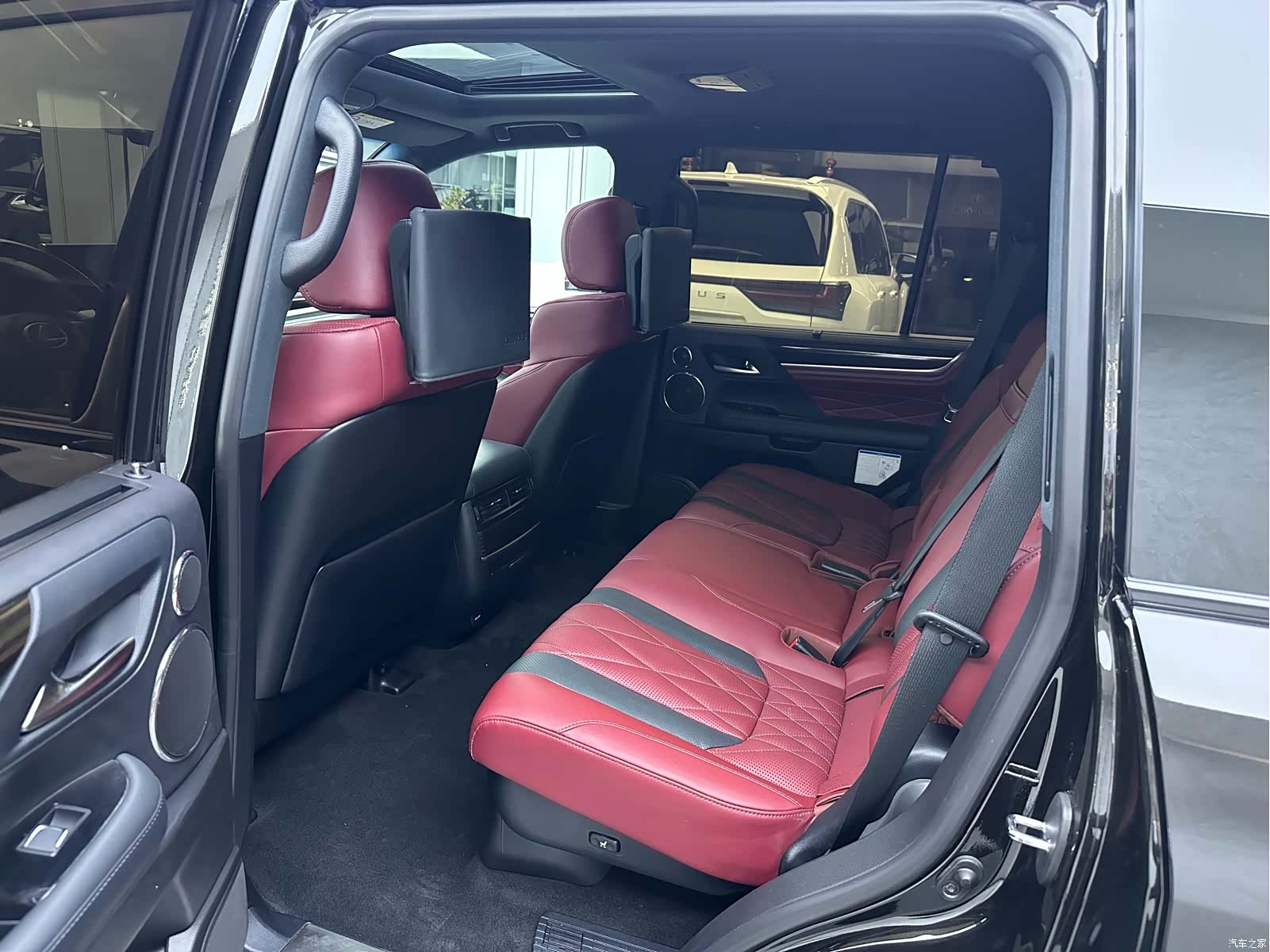 Lexus LX, 2023 10