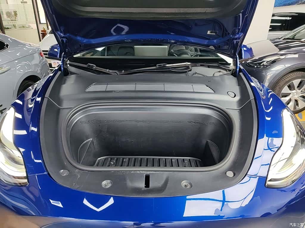 Tesla Model Y, 2023 16