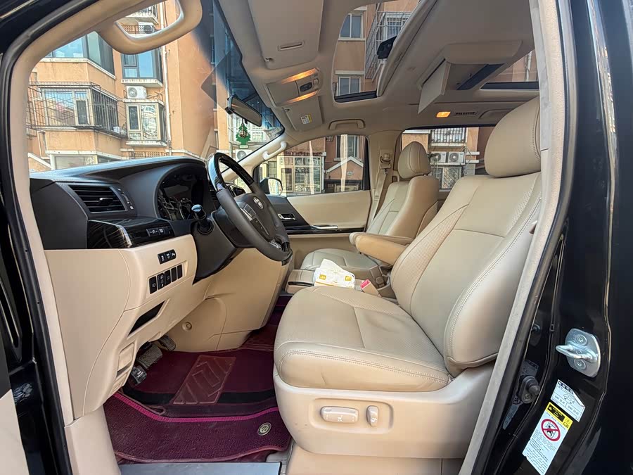 Toyota Alphard 2010, фото 17