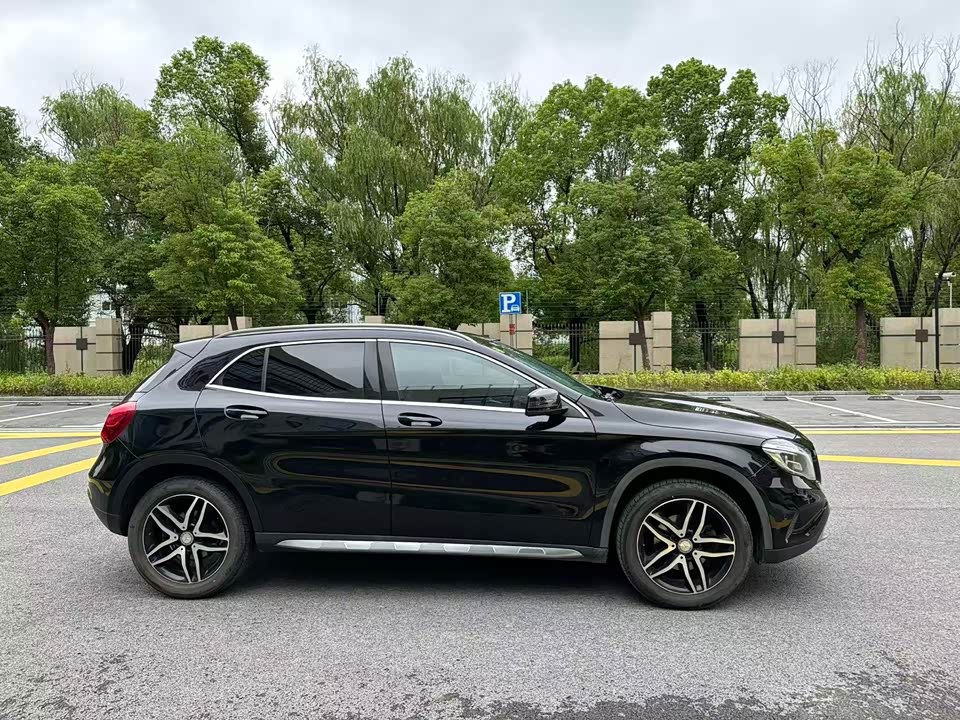 Mercedes-Benz GLA