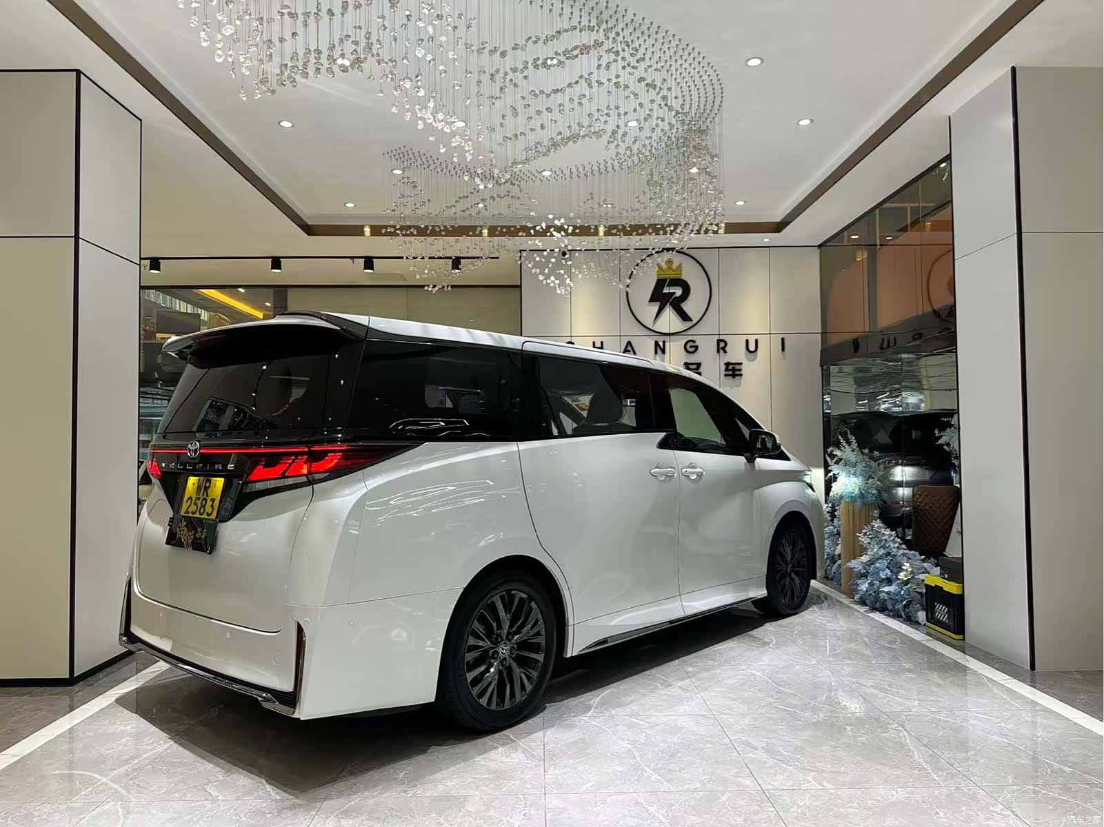 Toyota Vellfire, 2025 17