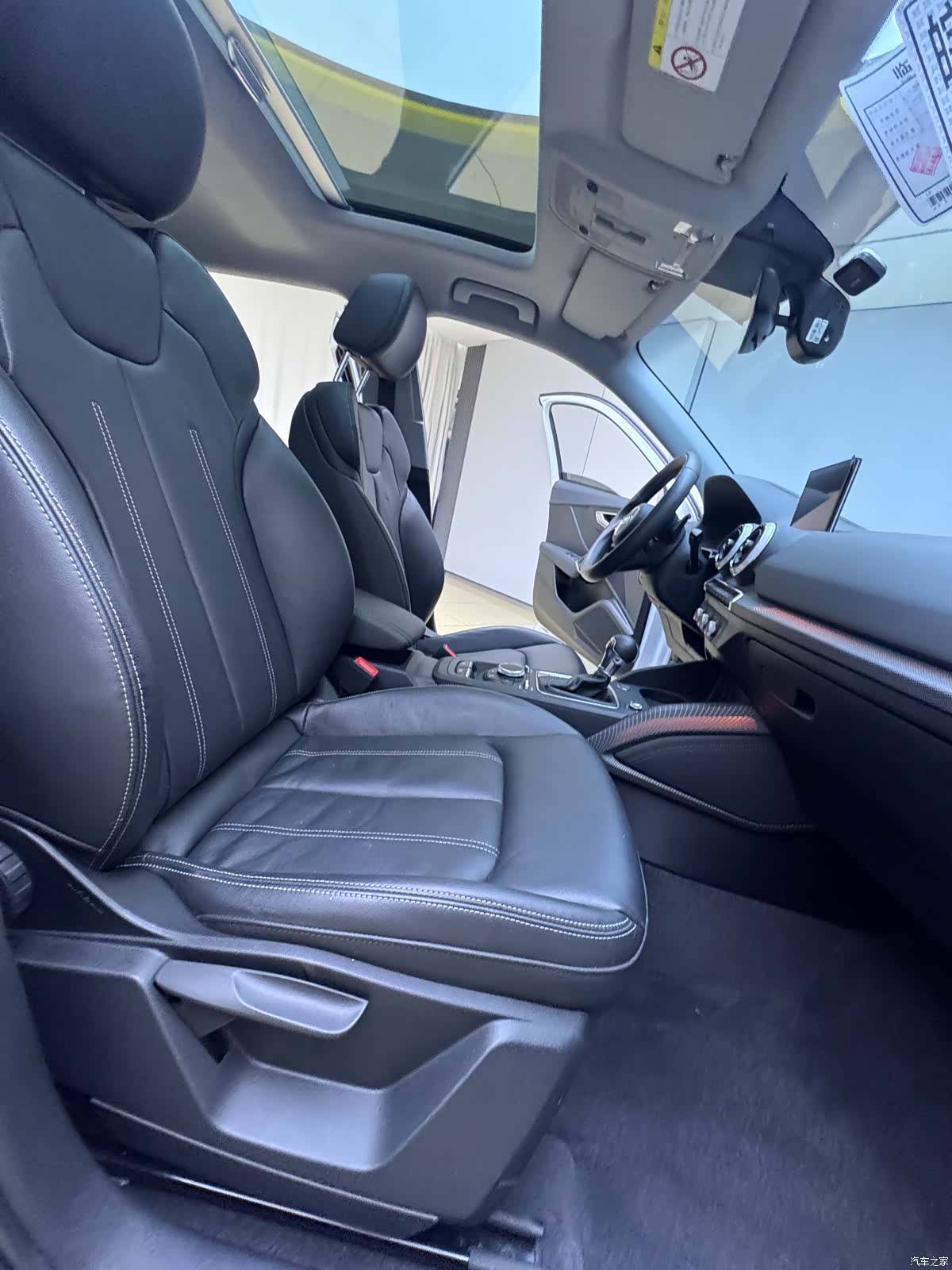 Audi Q2L, 2022 11