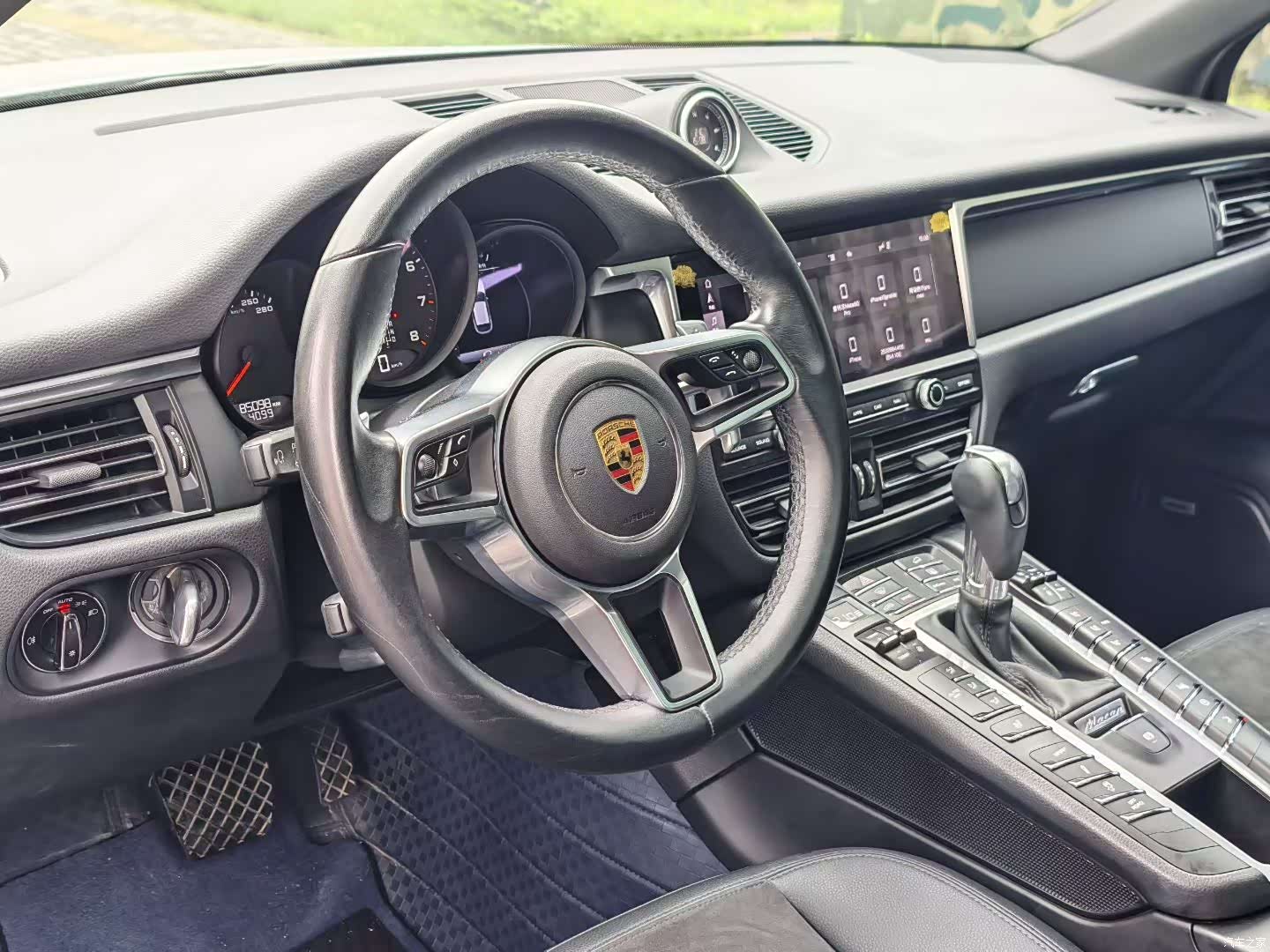 Porsche Macan, 2021 все фото