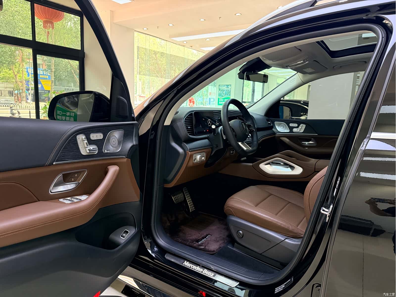 Mercedes-Benz GLS, 2025 8