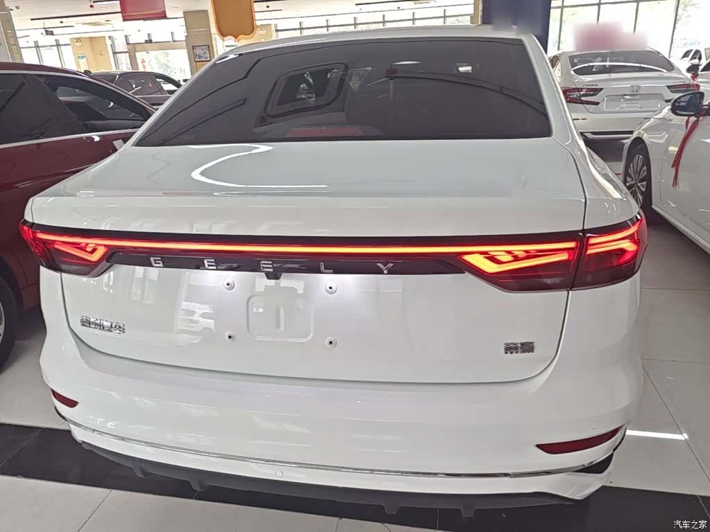 Geely Emgrand, 2022 6