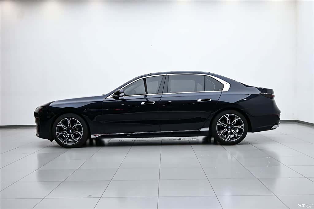 BMW 7 Series, 2023 все фото