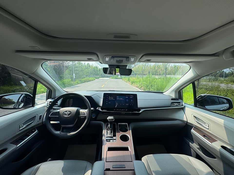 Toyota Grevia