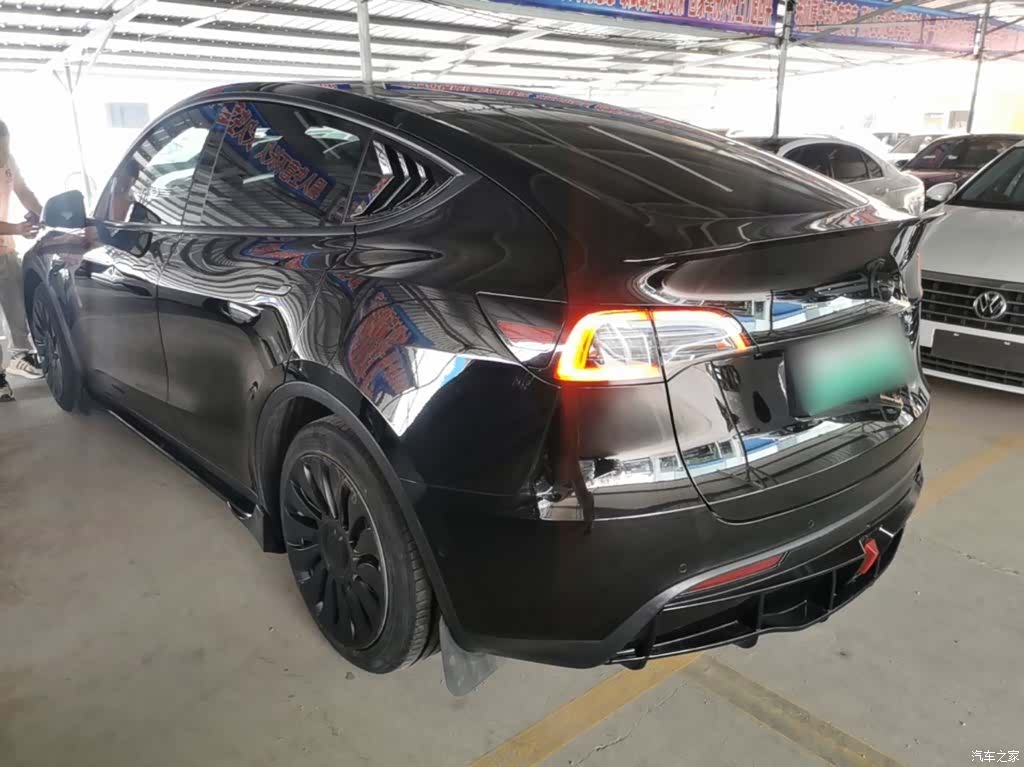Tesla Model Y, 2021 все фото