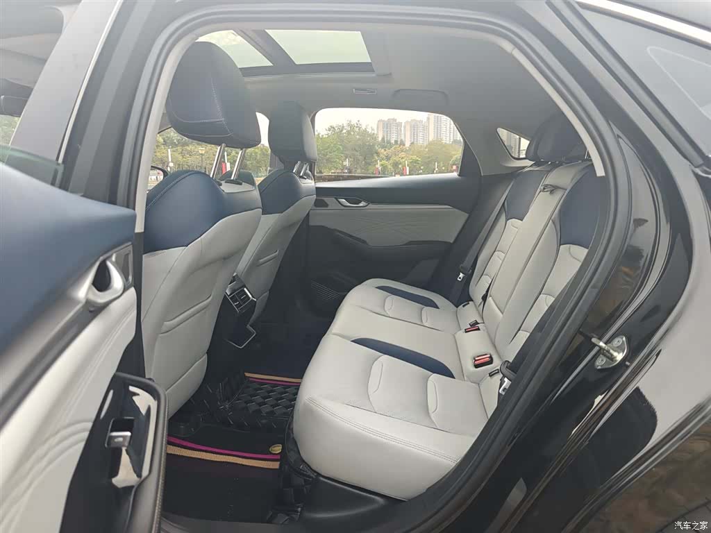 Geely Preface, 2022 12
