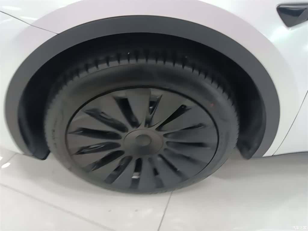 Tesla Model Y, 2023 23