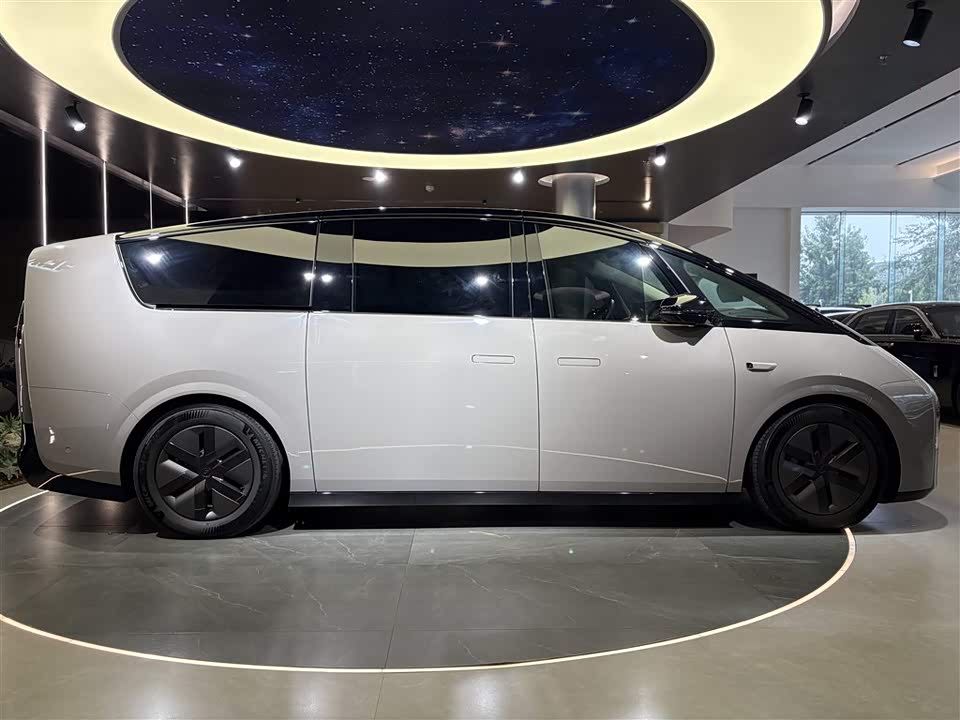 Li Auto Ideal MEGA