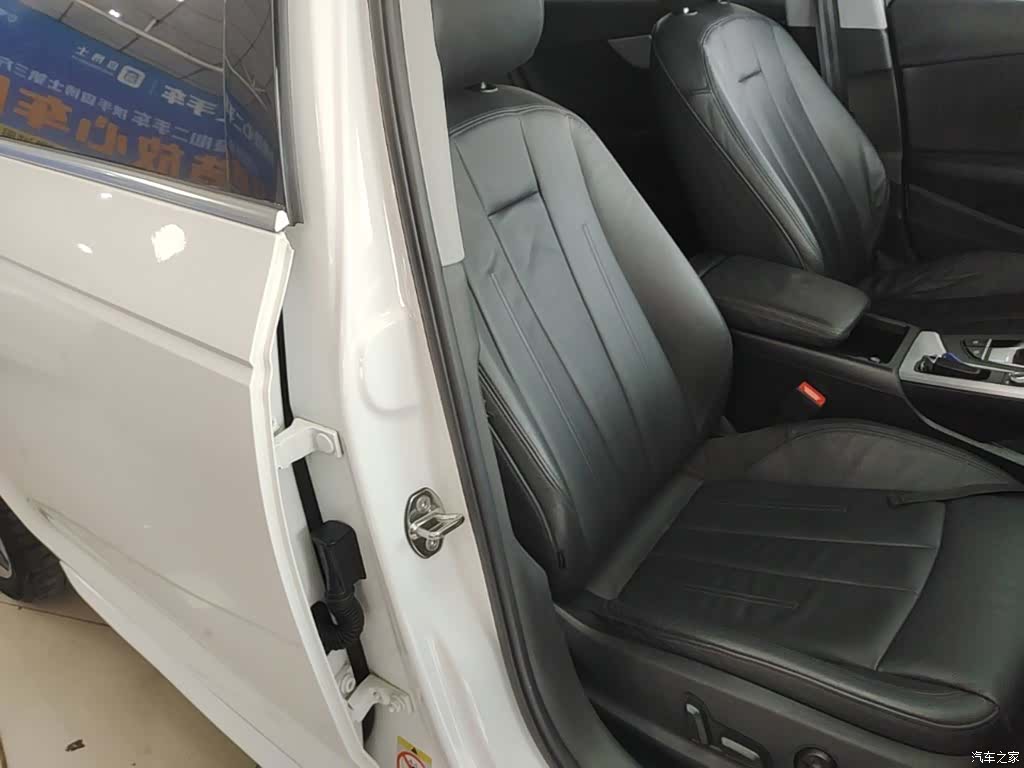 Audi A4L, 2018 25