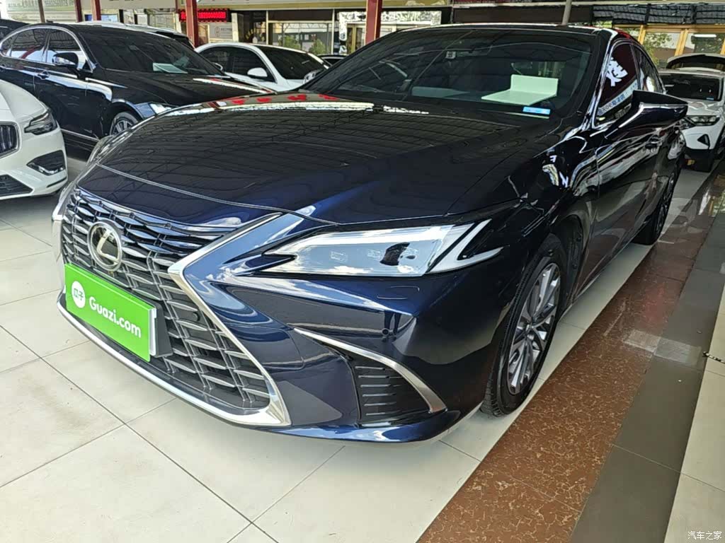 Lexus ES, 2026 1