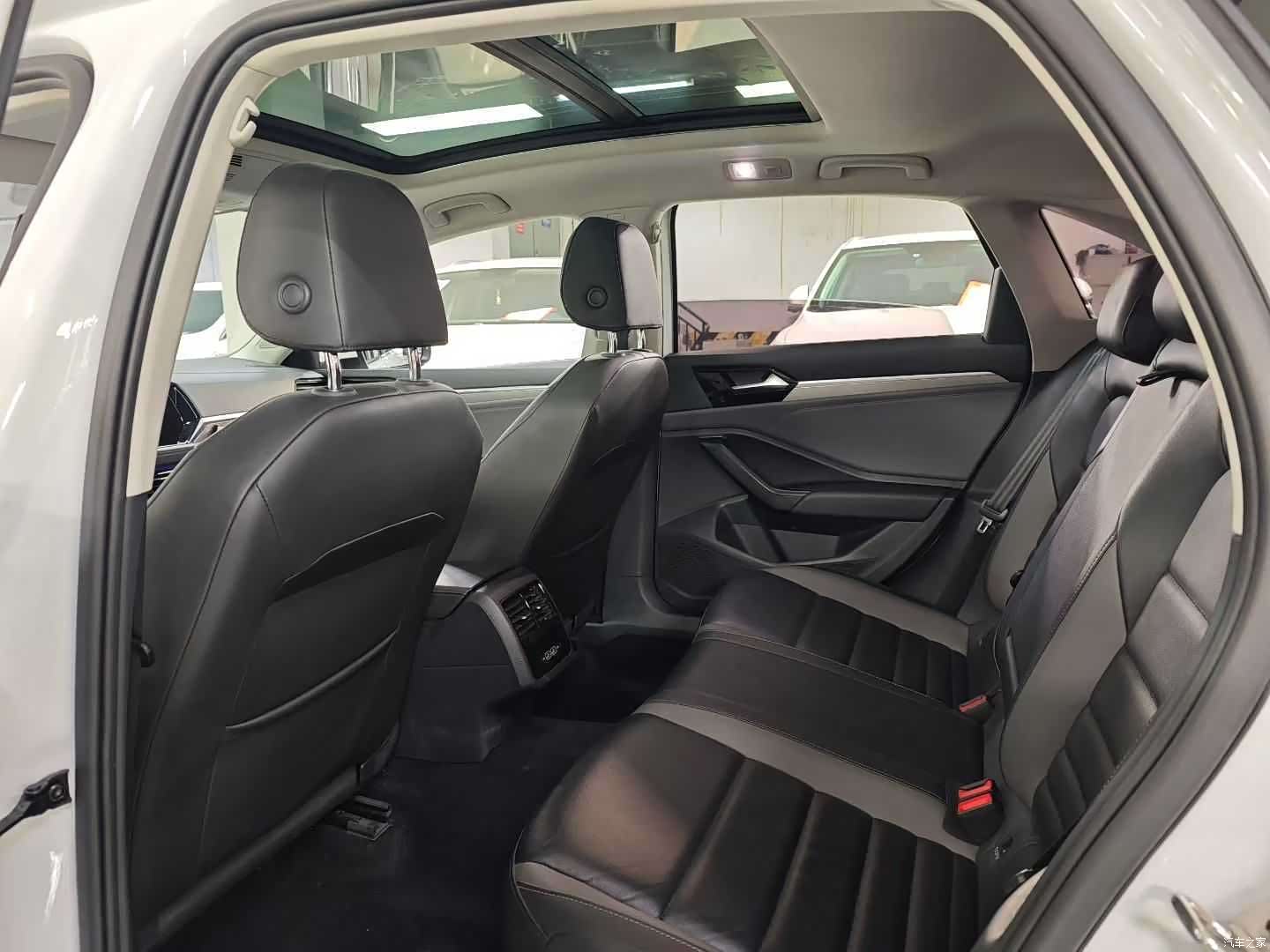 Volkswagen Sagitar, 2022 9