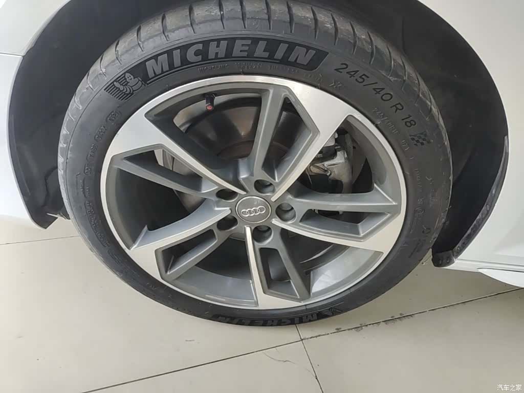 Audi A4L, 2018 23