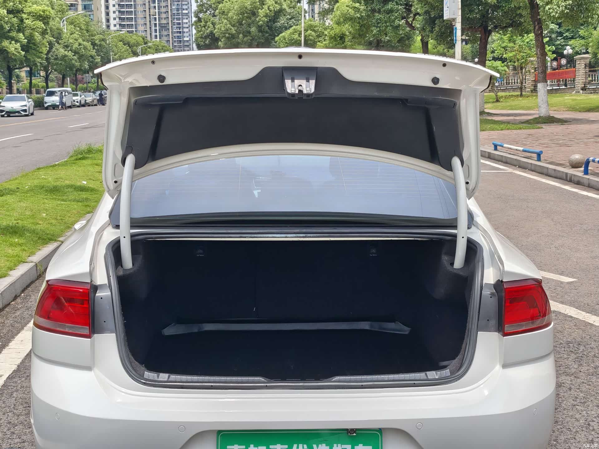 Volkswagen Lamando, 2016 11